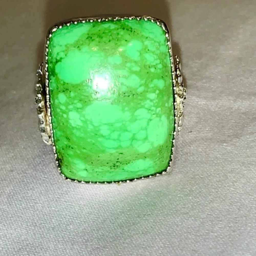 Pure Royston Green Turquoise, worn by beautiful women all over the world. - Picture 7 of 16